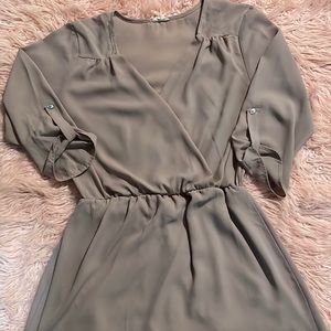 Taupe/Tan V-Neck Long sleeve blouse